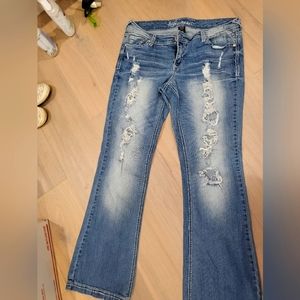 Women's jeans size 11-12 has sequence on the front pocket & back pocket Ariya